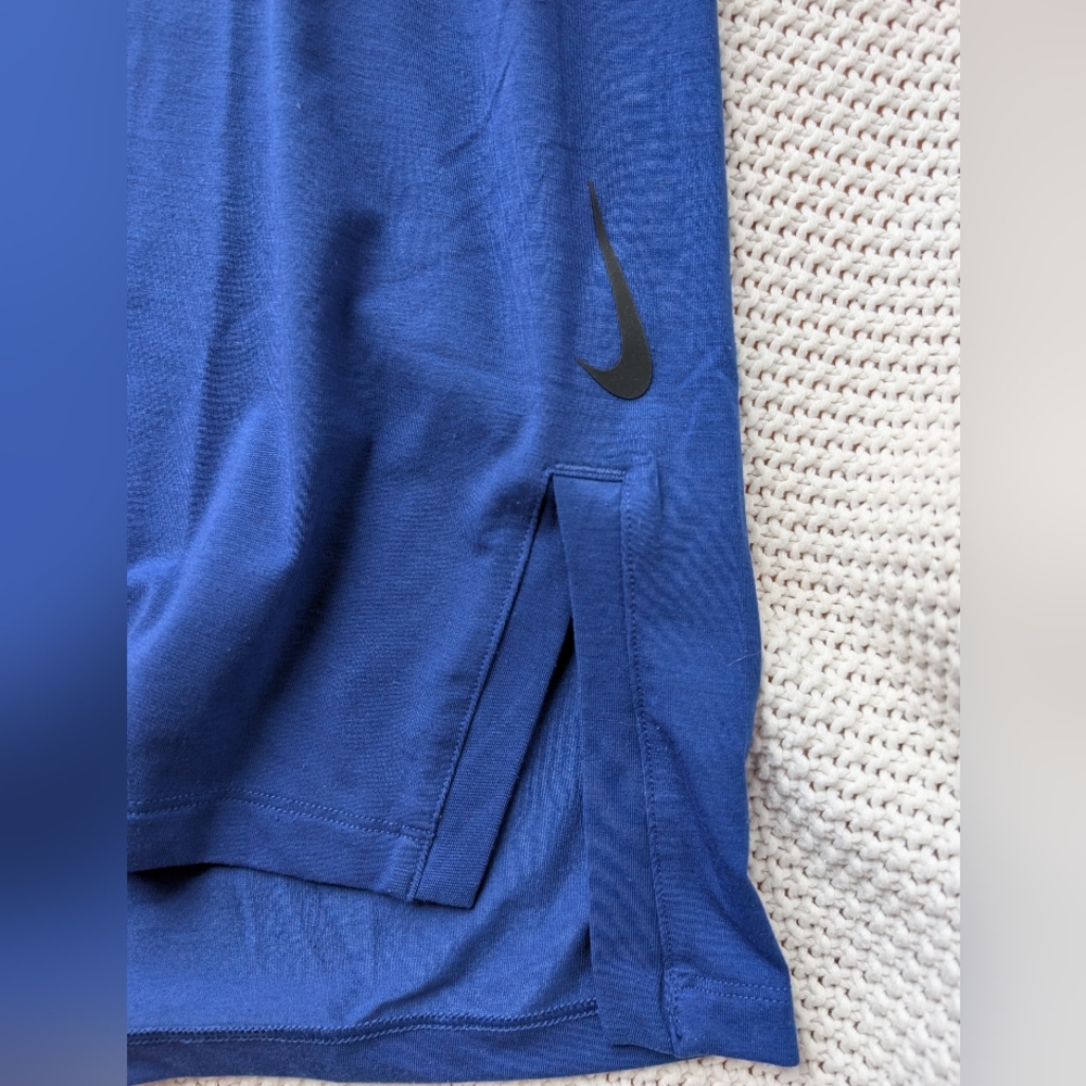 Nike Yoga Dri-FIT Men's Short-Sleeve Top Deep Royal Size Medium (Slim Fit) - Picture 9 of 10